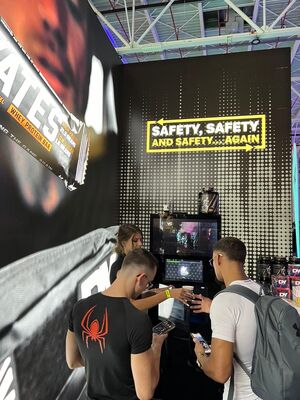 কেনা স্পর্শ পর্দা তাত্ক্ষণিক প্রোটিন ভেন্ডিং মেশিন জিম মধ্যে গরম এবং ঠান্ডা পানীয় মামলা সঙ্গে অনলাইন উত্পাদন